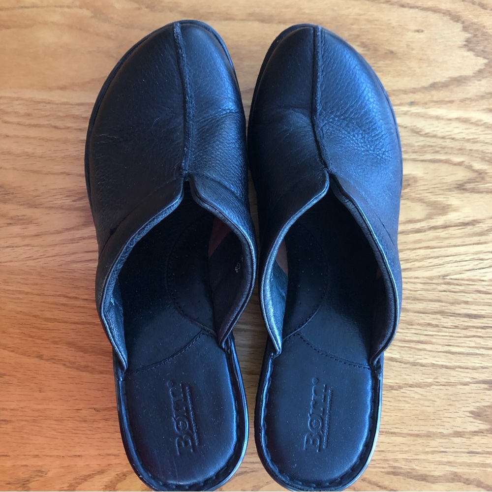 Born black clogs